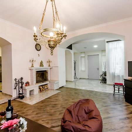 Comfortable House On Marjanishvili Tbilisi Esterno foto