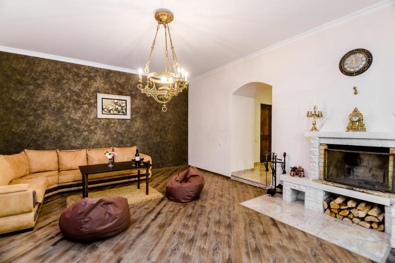 Comfortable House On Marjanishvili Tbilisi Esterno foto