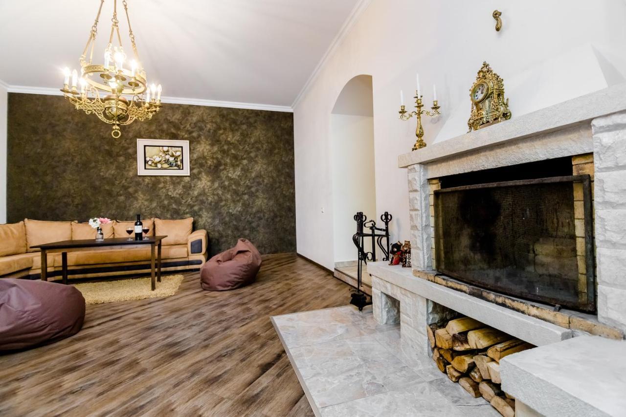 Comfortable House On Marjanishvili Tbilisi Esterno foto