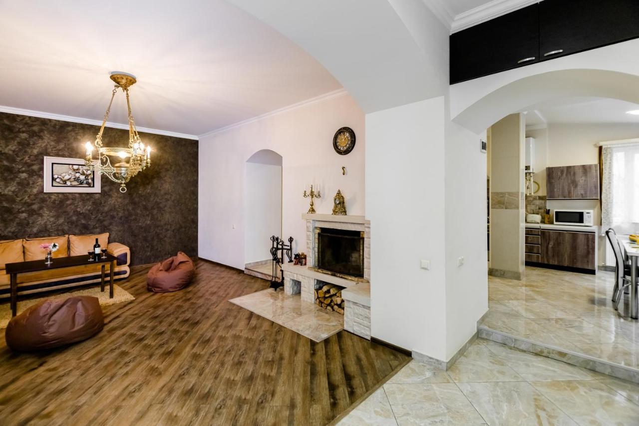 Comfortable House On Marjanishvili Tbilisi Esterno foto