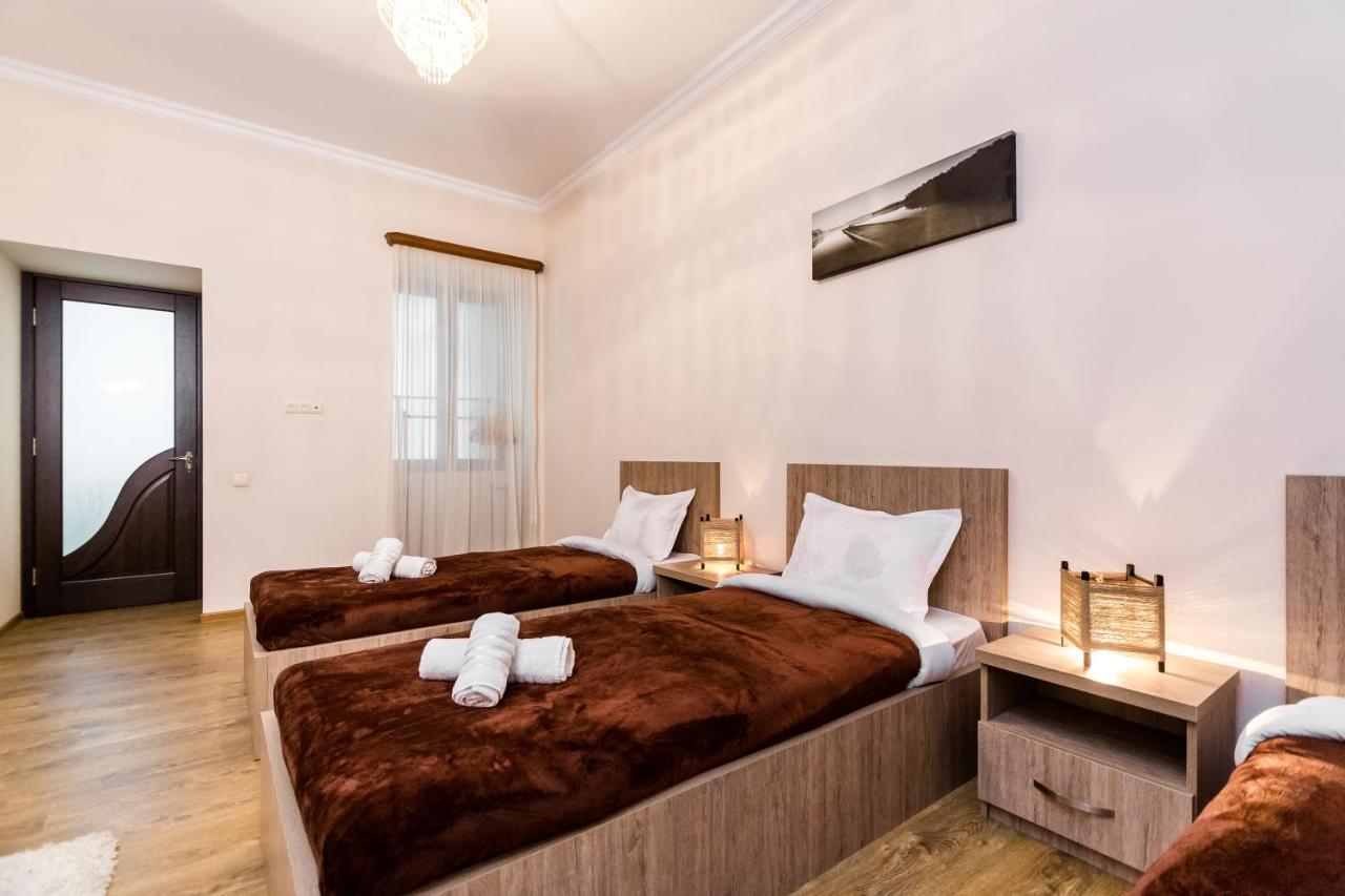 Comfortable House On Marjanishvili Tbilisi Esterno foto
