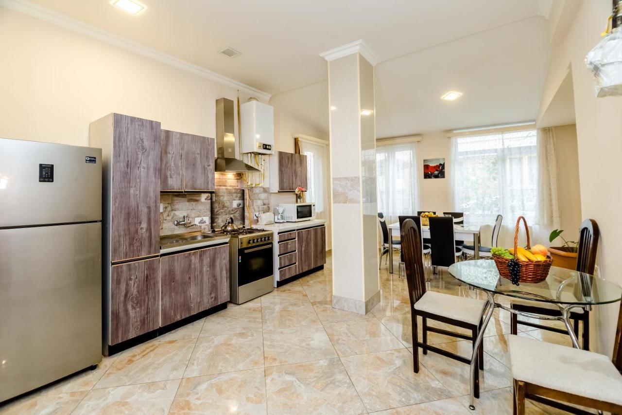 Comfortable House On Marjanishvili Tbilisi Esterno foto