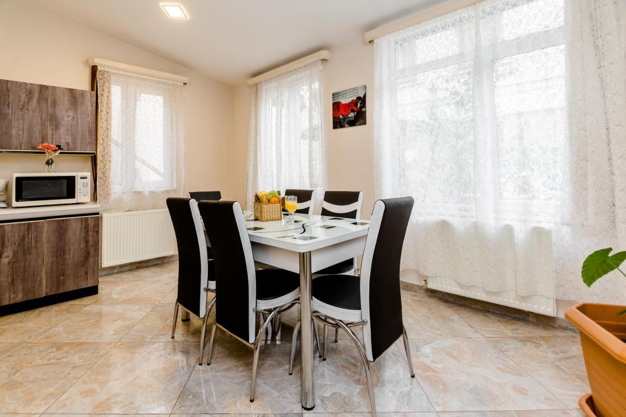Comfortable House On Marjanishvili Tbilisi Esterno foto