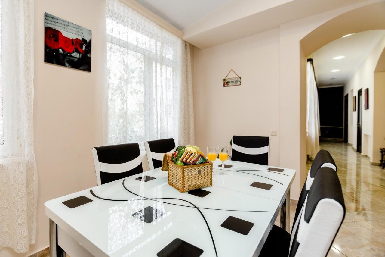 Comfortable House On Marjanishvili Tbilisi Esterno foto